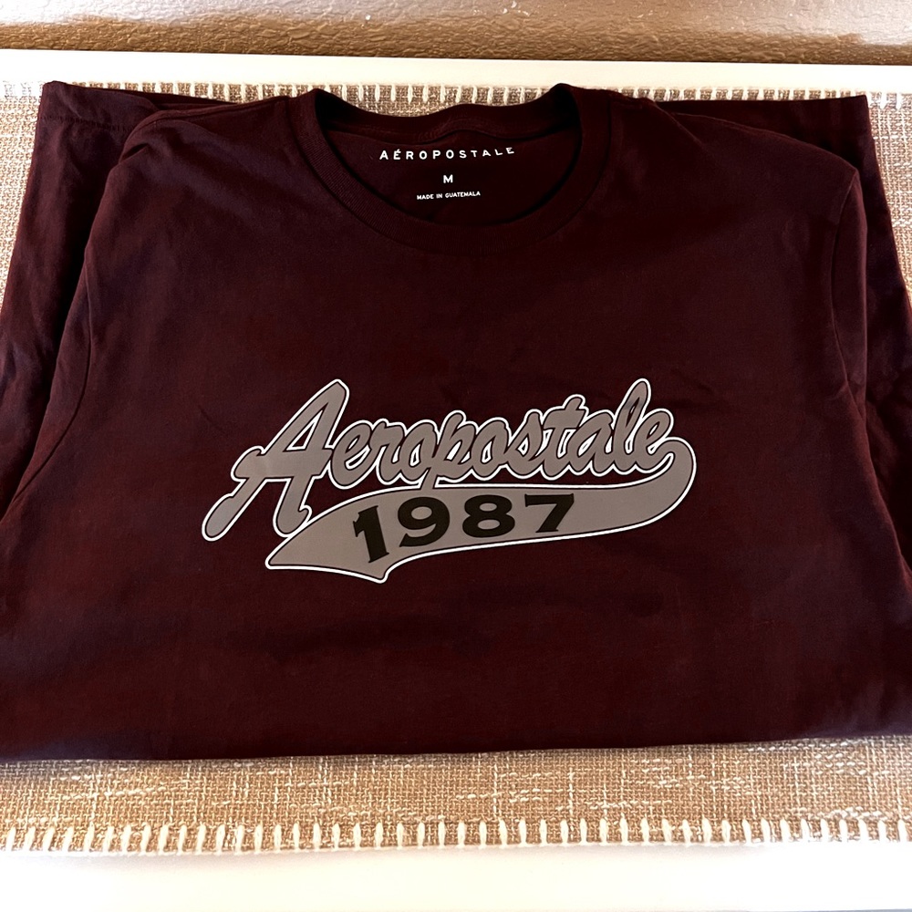 Aeropostale T-Shirt Medium
